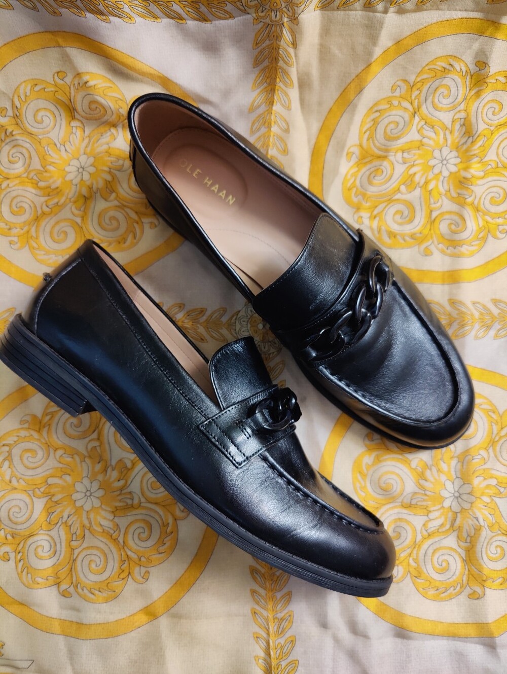 Cole Haan W27246 Stassi Chain Loafer in black leather, Size 10B Medium